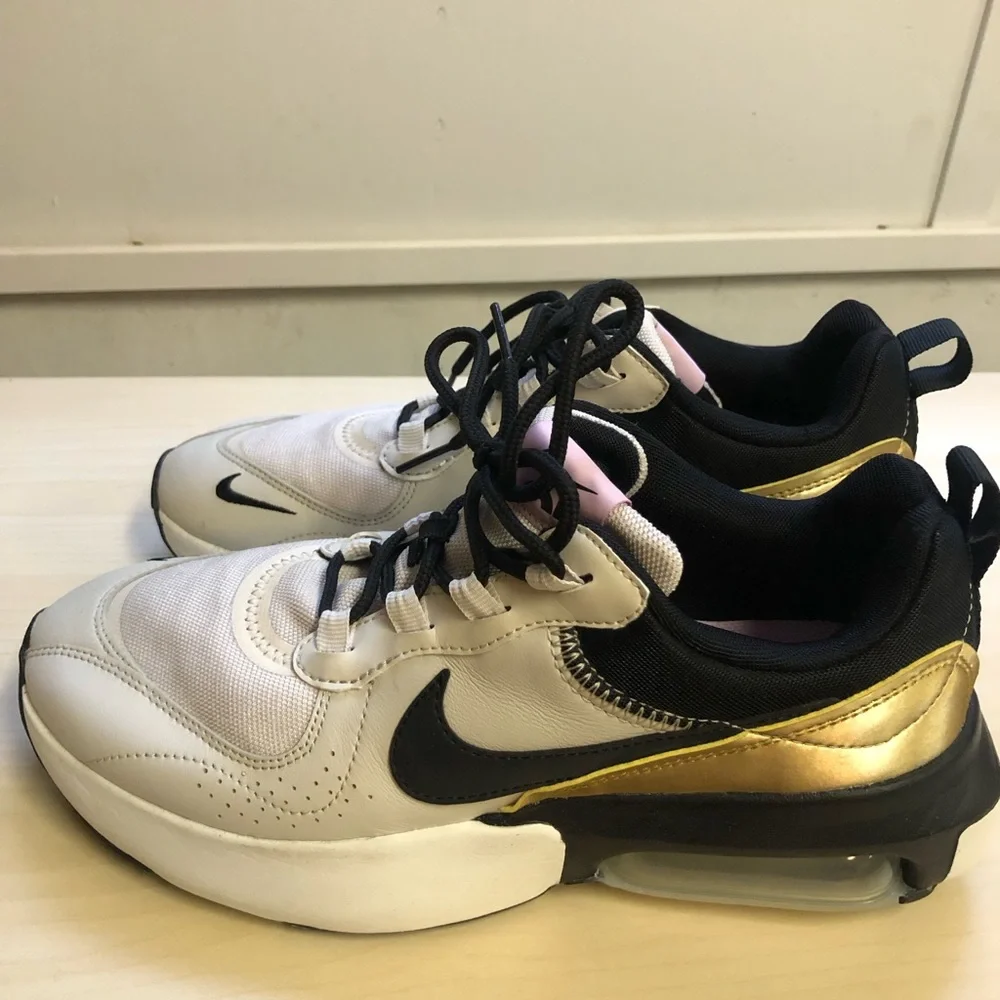 Nike Air Max Cream Gold Lace Up Verona Sneakers - Picture 3 of 5